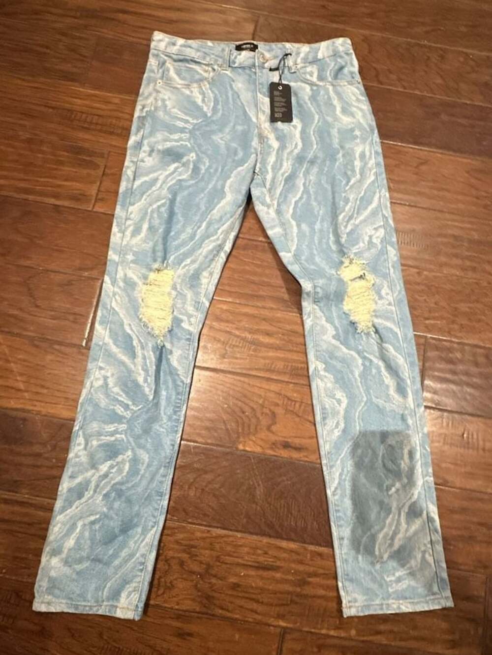 Forever 21 Slim Jeans Size 32 Light Blue Marble Distressed Denim